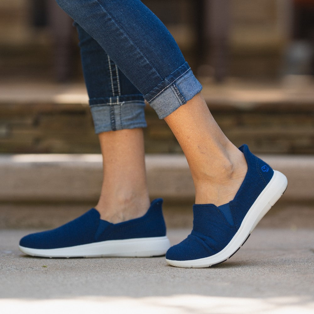 Women's Signature Slip-Ons Oxford Blue