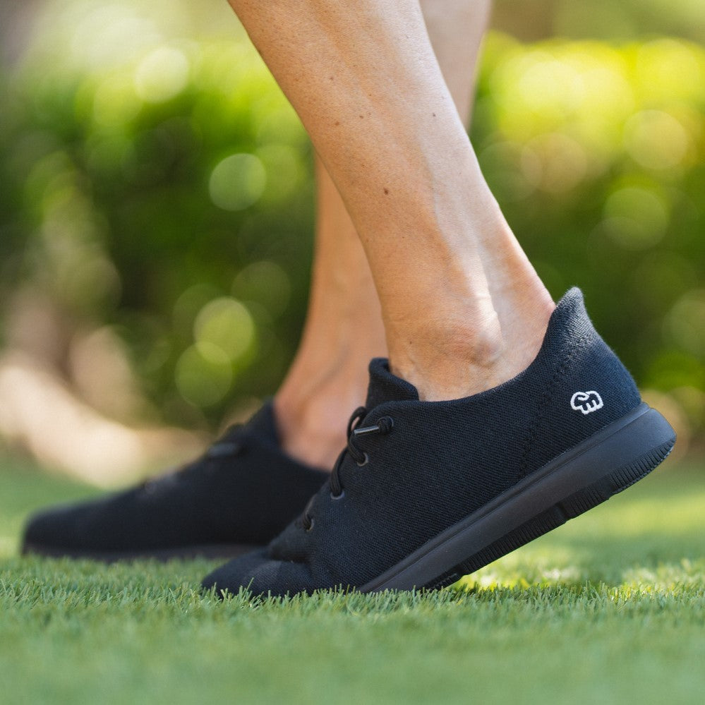 Women's Signature Lace-Ups Black/Black