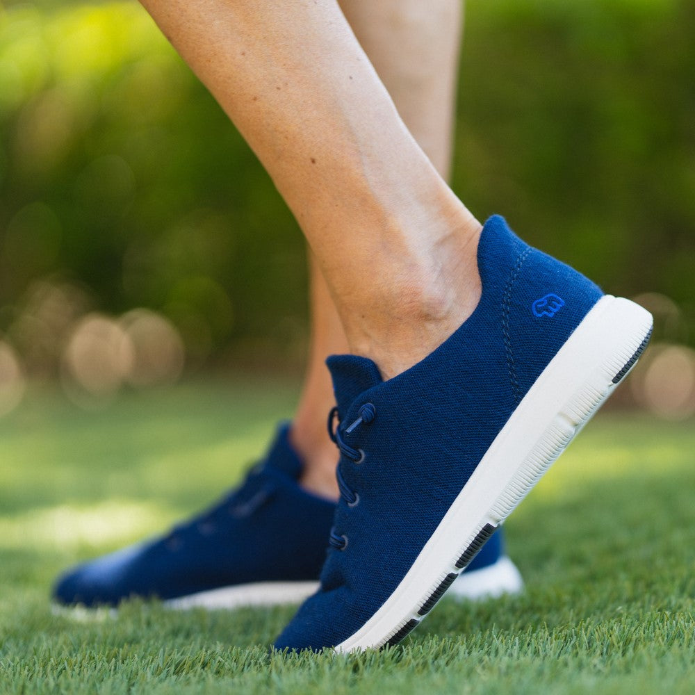 Women's Signature Lace-Ups Oxford Blue