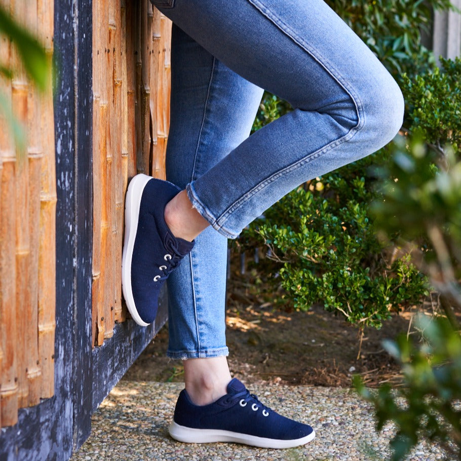 Women's Lace-Ups Navy/White