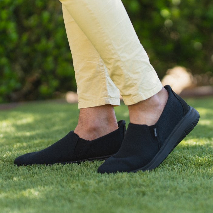 Men's Signature Slip-Ons Black/Black