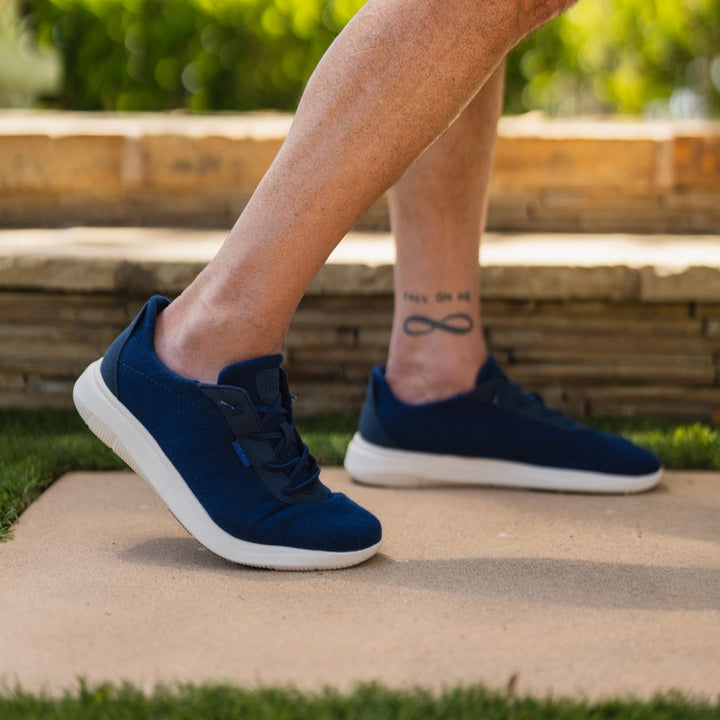 Men's Signature Lace-Ups Oxford Blue